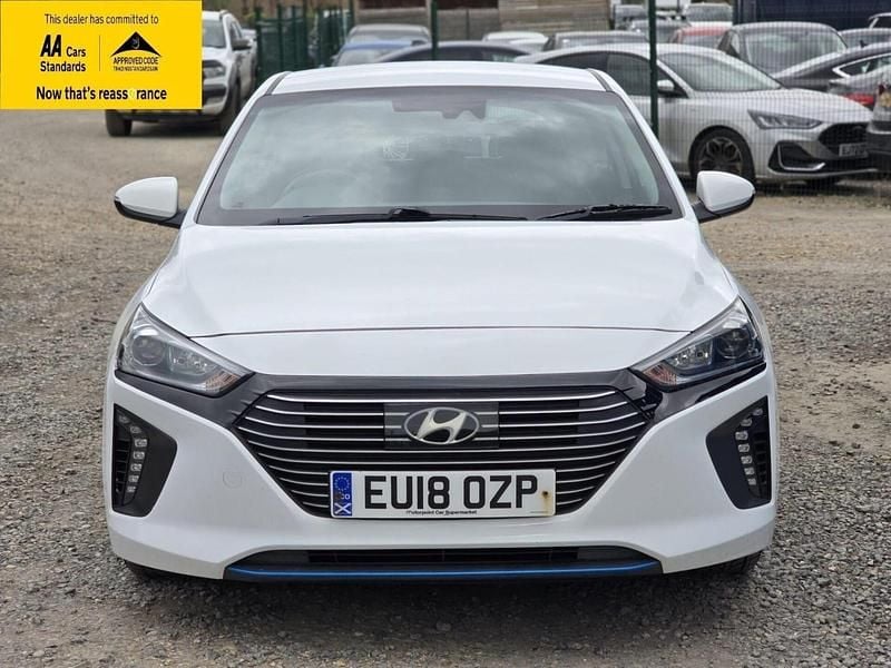 Used Hyundai Ioniq SE 141 HP (103 kW) 2018 White Hatchback