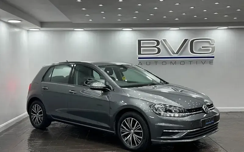 Used VW Golf VII SE 116 HP (85 kW) 2017 Hatchback