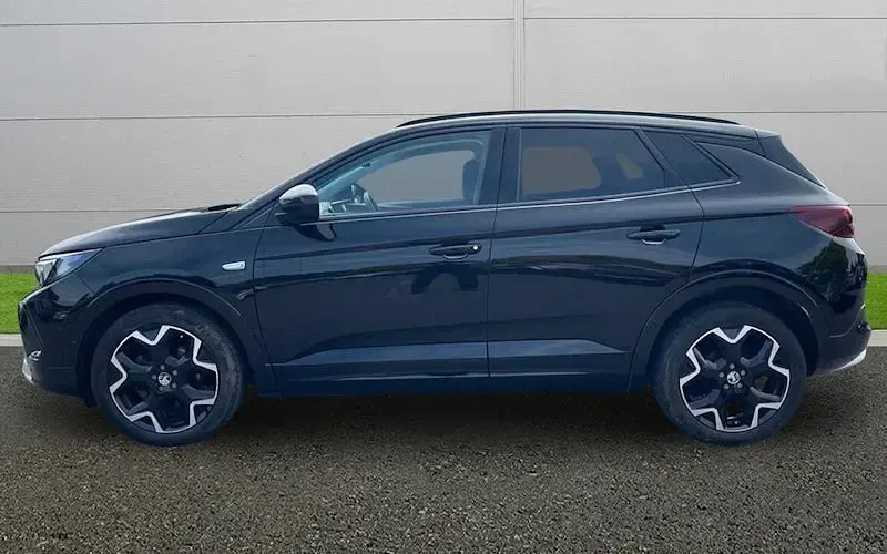 Second-hand Vauxhall Grandland X Ultimate 131 CP (96 kW) 2023 Negru SUV