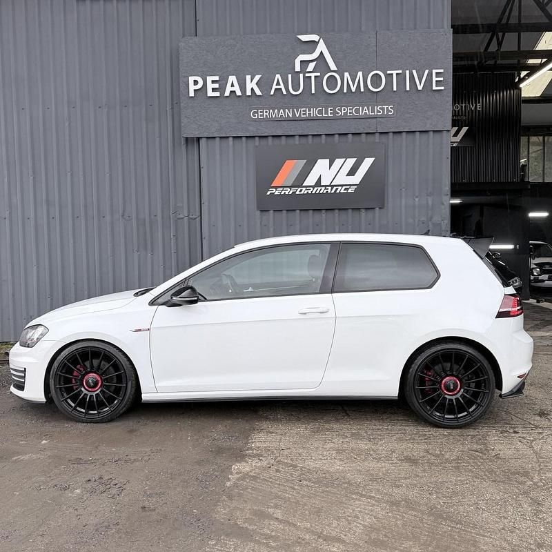 Used VW Golf VII GTI 300 HP (220 kW) 2015 White Hatchback