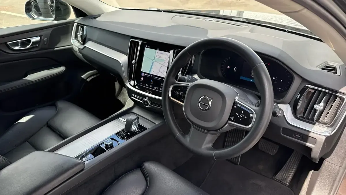 Usado Volvo V60 Plus 2023 Cinzento Carrinha