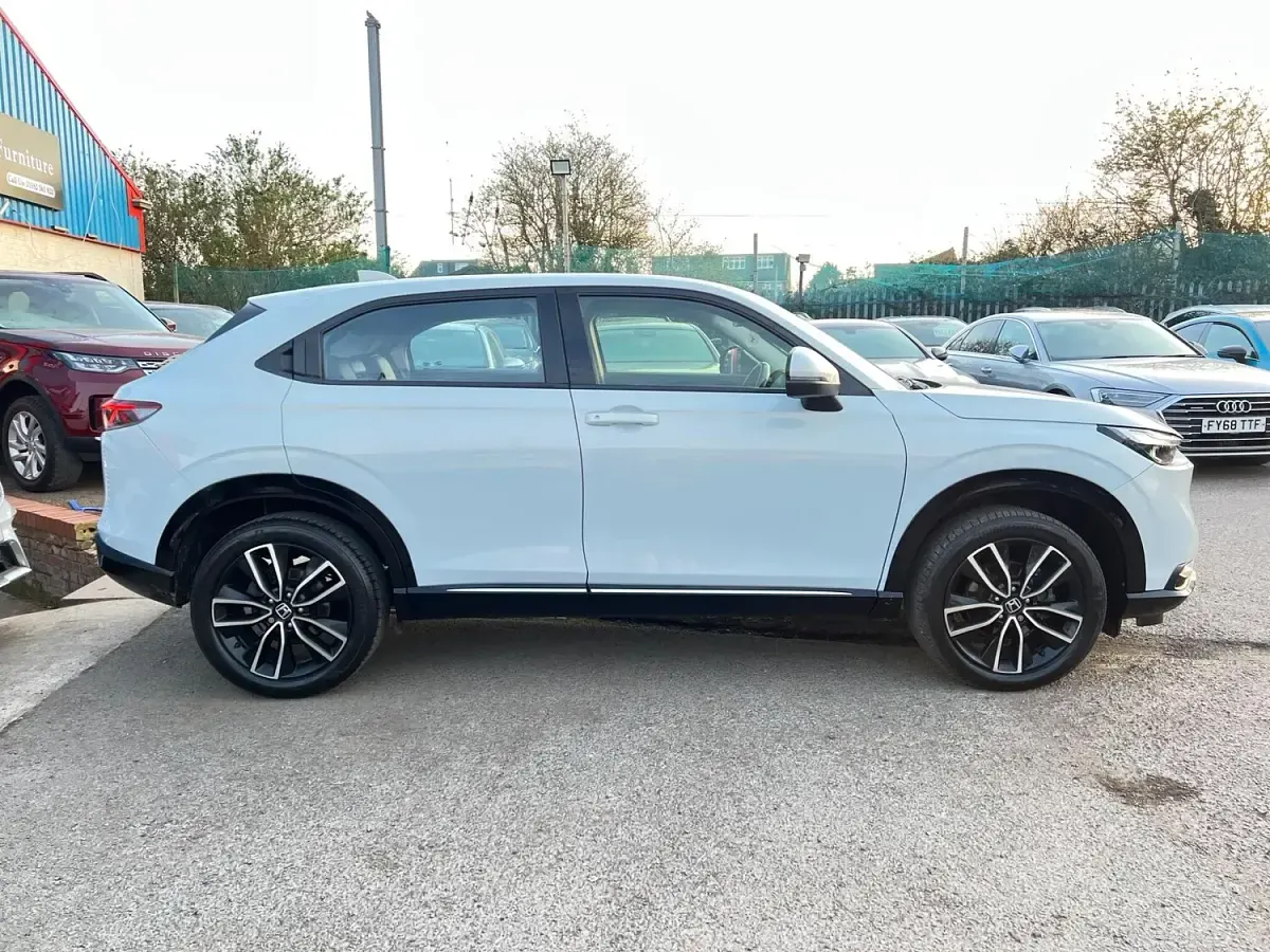 Used Honda HR-V Advance 2022 White SUV