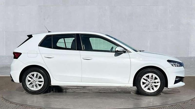 Used Skoda Fabia SE 95 HP (69 kW) 2025 White Hatchback