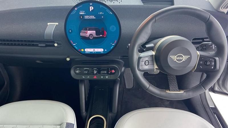 Używany Mini Cooper Hatch 135 kW (184 KM) 2024 Srebrny Hatchback
