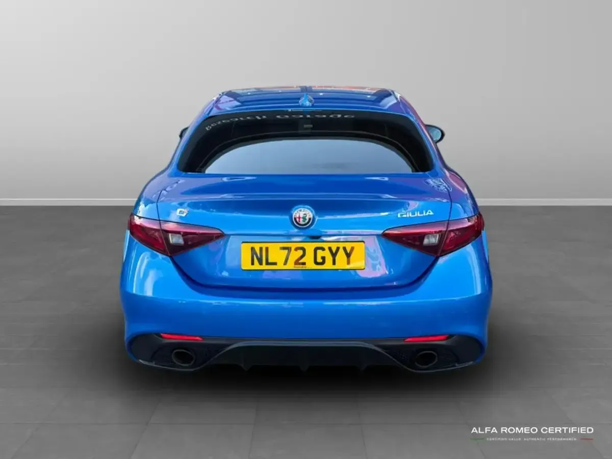 Used Alfa Romeo Giulia Veloce 276 HP (202 kW) 2022 Blue Sedan