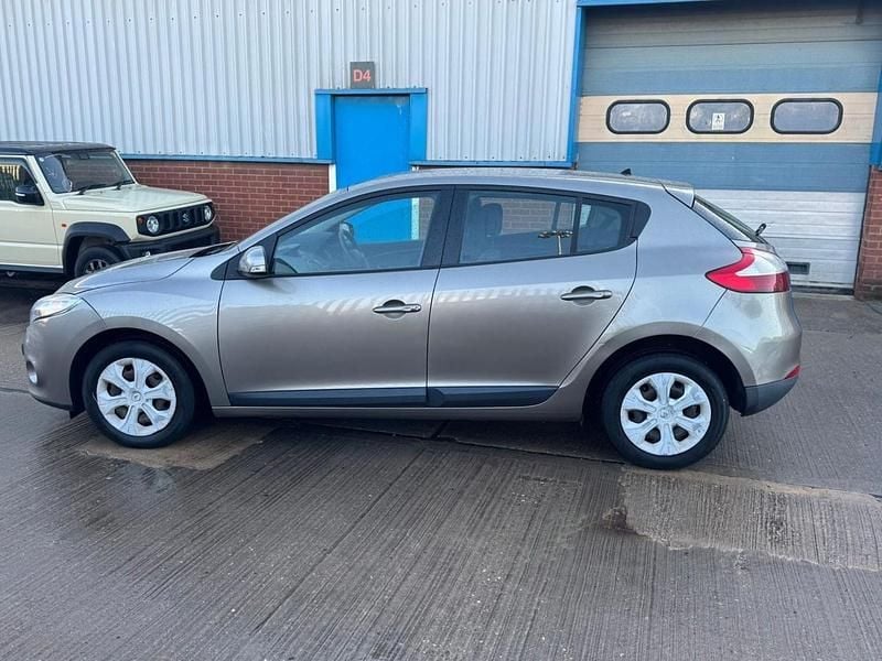 Used Renault Mégane III Expression 2009 Beige Hatchback