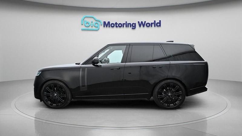 Used Land Rover Range Rover HSE 400 HP (294 kW) 2023 Black SUV