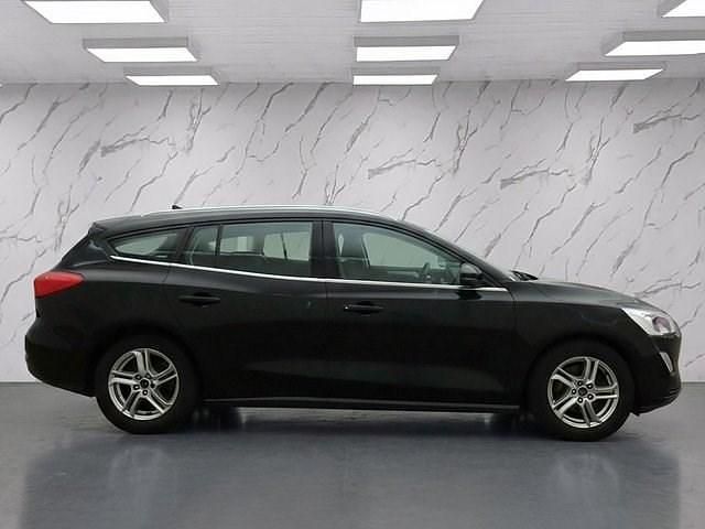 Used Ford Focus Zetec 95 HP (69 kW) 2019 Black Estate