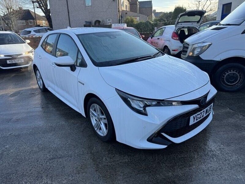 White Used 2022 Toyota Corolla Hatchback | £17,000 (Good price) - Image 1/4