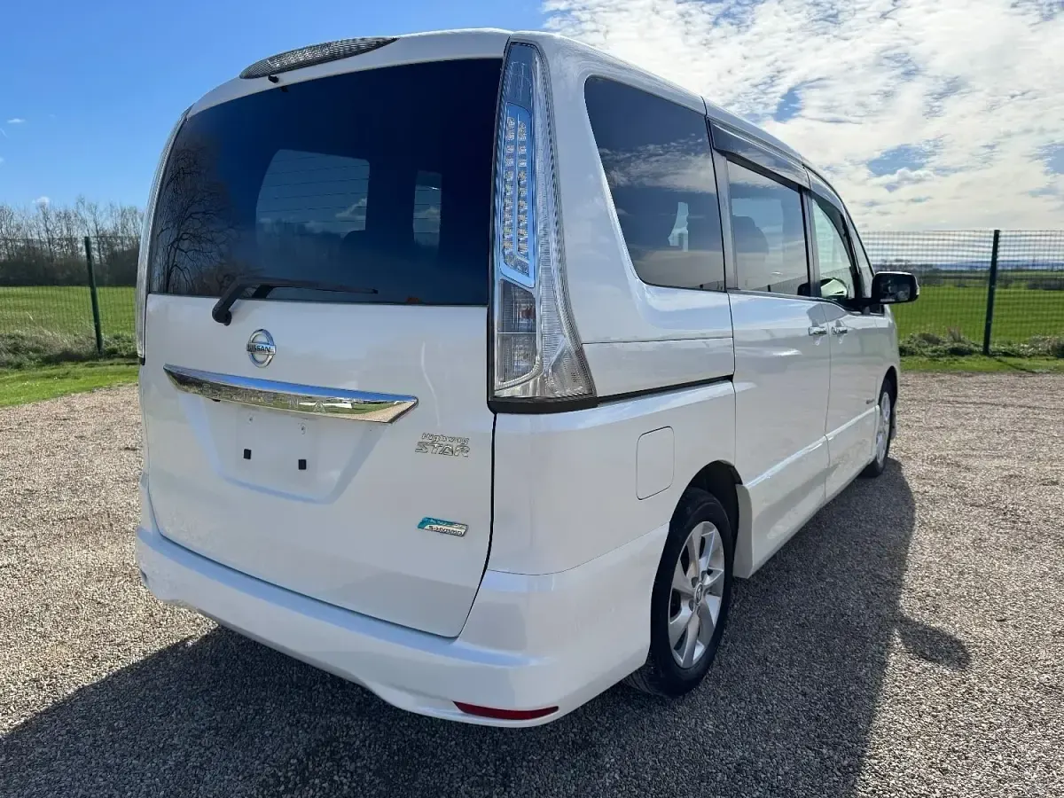 Used Nissan Serena 2013 White