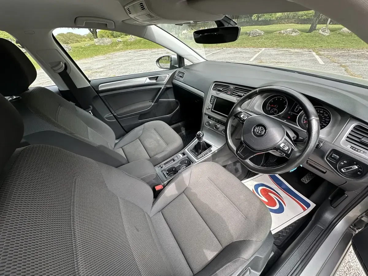 Used VW Golf VII Edition 125 HP (91 kW) 2016 Silver Hatchback