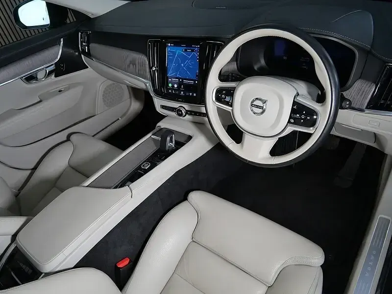 Used Volvo V90 Plus 197 HP (144 kW) 2022 Grey Estate
