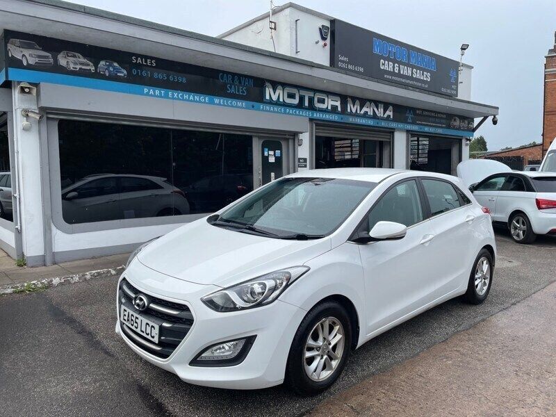White Used 2015 Hyundai i30 SE Hatchback | £4,995 (Fair price) - Image 1/4