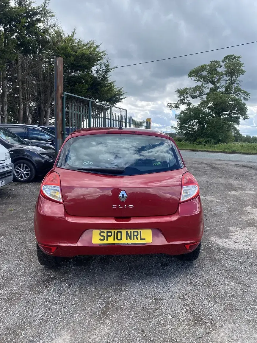 Used Renault Clio 2010 Red Hatchback