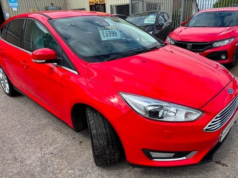 Used Ford Focus Titanium X 125 HP (91 kW) 2015 Red Hatchback