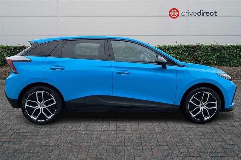 Used MG MG4 EV Trophy 2025 Blue Hatchback