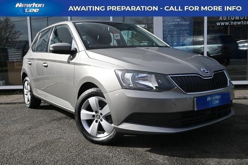 Used Skoda Fabia SE 90 HP (66 kW) 2016 Beige Hatchback