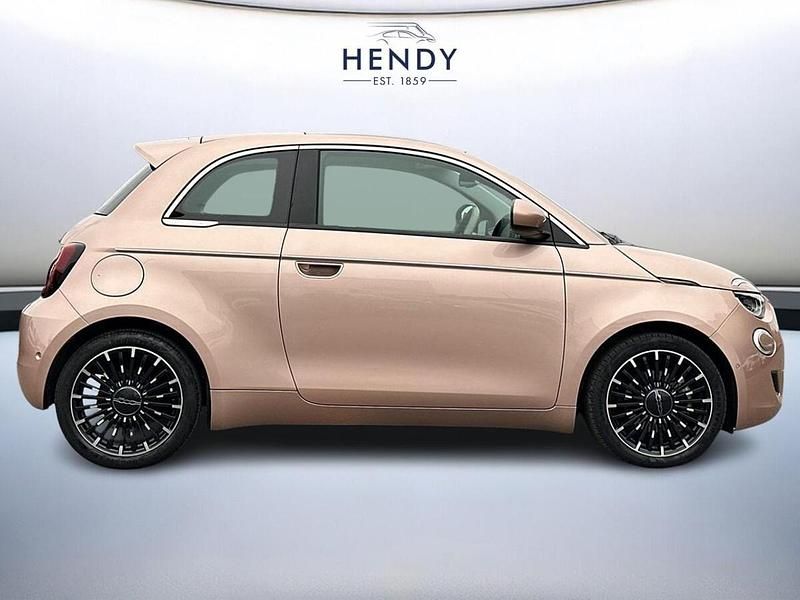 Yellow Used 2022 Fiat 500e La Prima Hatchback | £13,799 (Good price) - Image 1/4