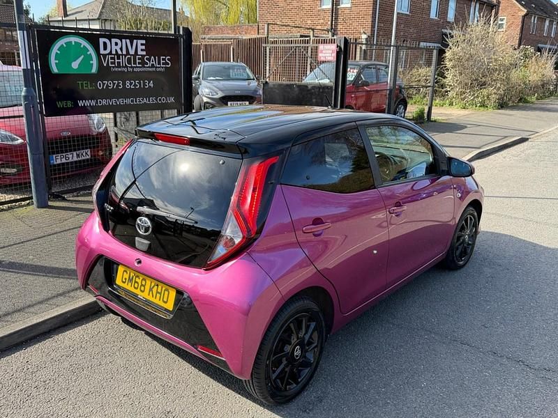 Used Toyota Aygo X-cite 72 HP (52 kW) 2019 Mauve purple Hatchback