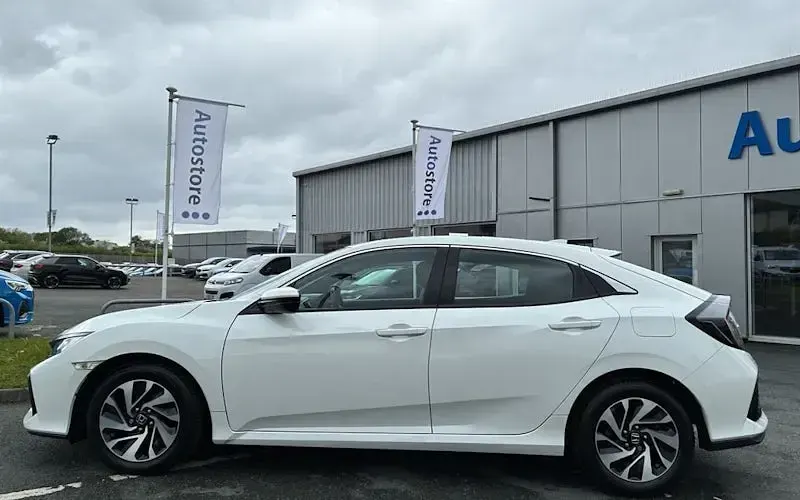 Used Honda Civic SE 126 HP (92 kW) 2022 Hatchback