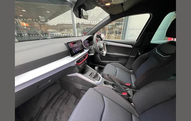 Used Seat Arona FR 114 HP (83 kW) 2024 Grey SUV