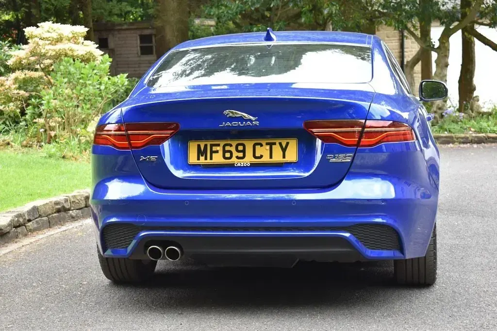 Used Jaguar XE R-Dynamic 180 HP (132 kW) 2019 Blue Sedan