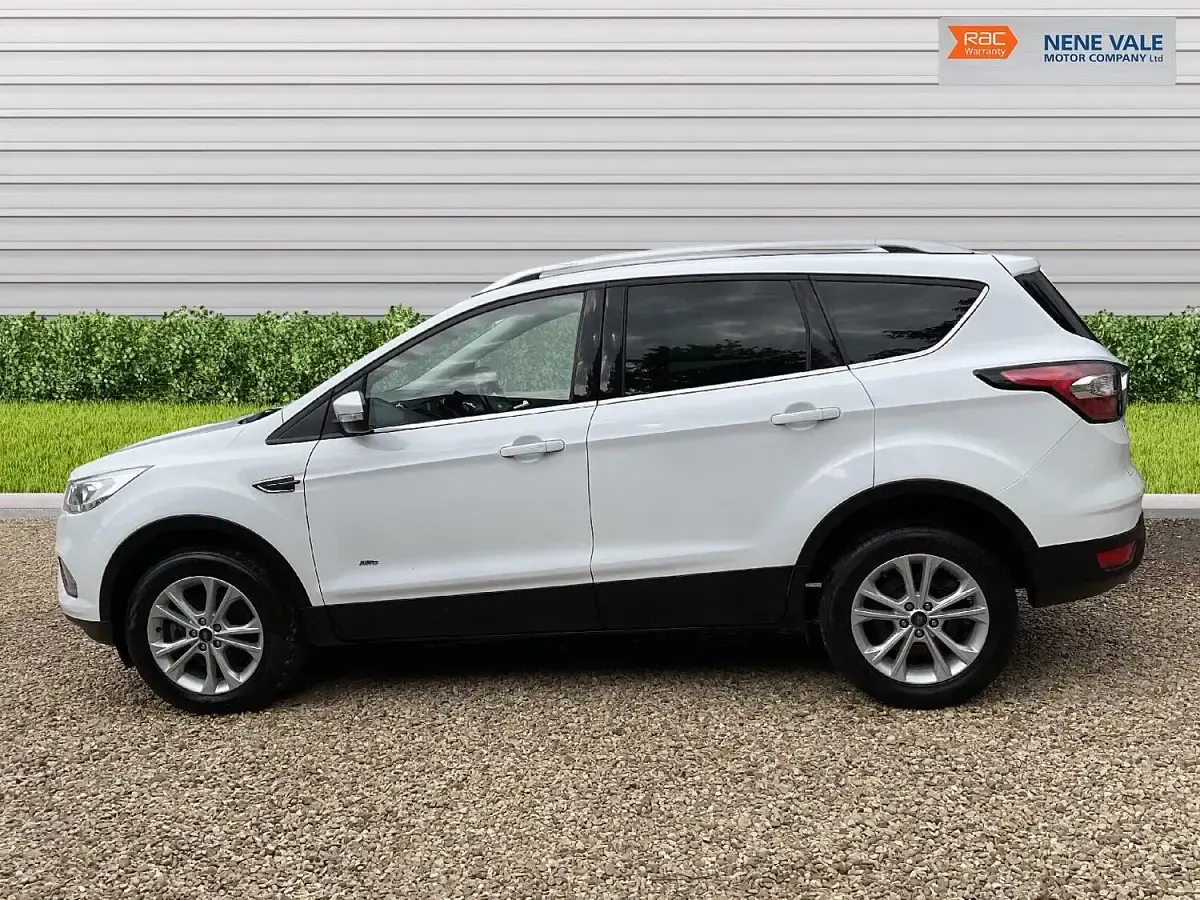 Used Ford Kuga Titanium 180 HP (132 kW) 2018 White SUV