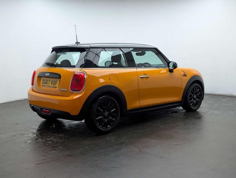 Used Mini Cooper Hatch 136 HP (100 kW) 2017 Orange Hatchback