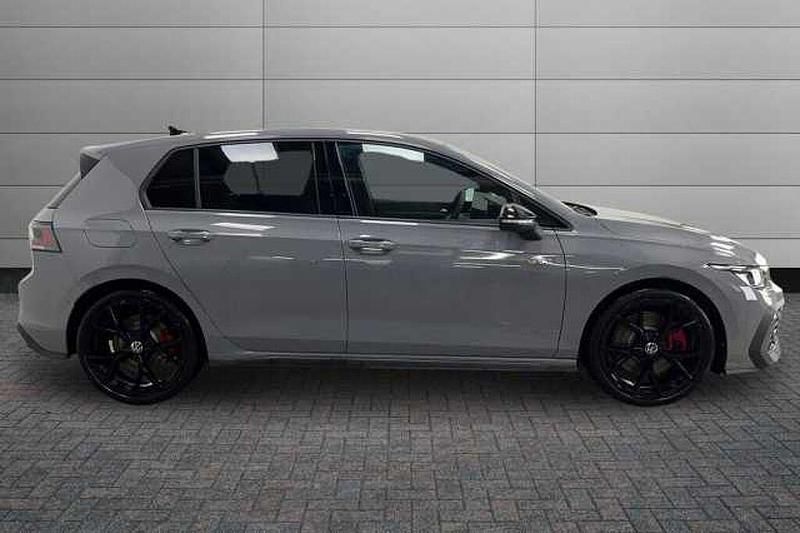 Used VW Golf VIII GTI 265 HP (194 kW) 2025 Moonstone grey Hatchback