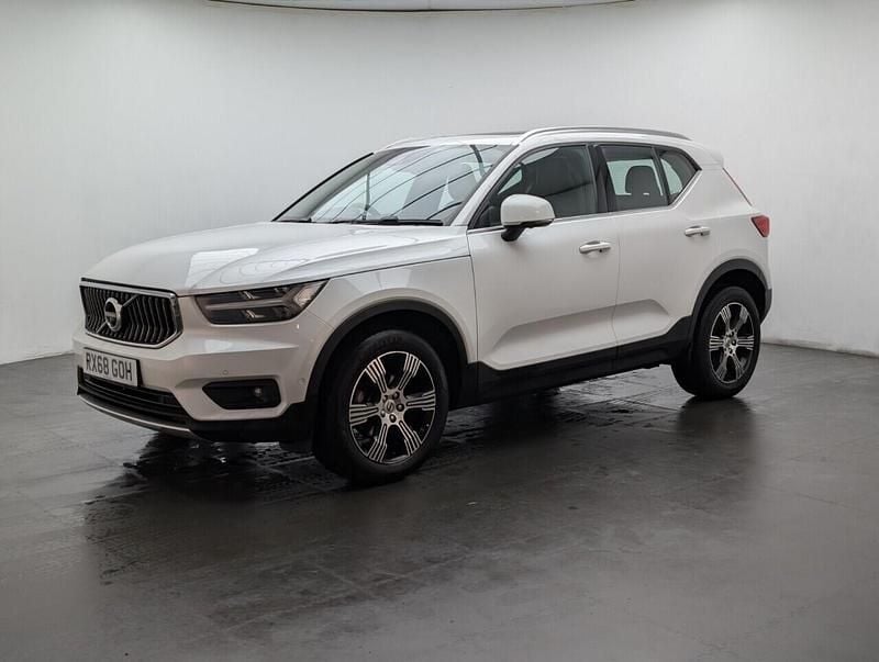 Used Volvo XC40 Inscription 150 HP (110 kW) 2018 White SUV