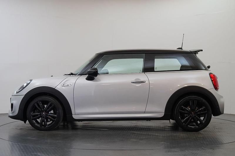 Usado Mini Cooper S Hatch 189 HP (139 kW) 2019 Prateado Citadino