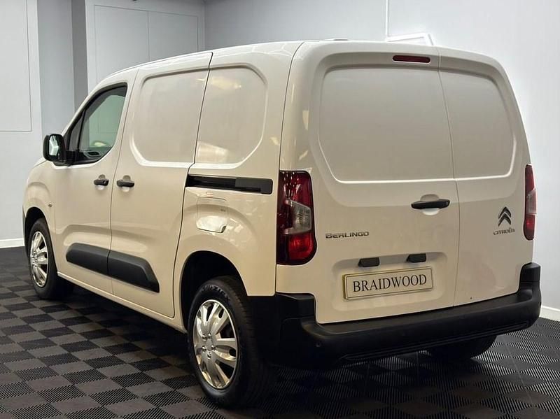 Used Citroën Berlingo 100 HP (73 kW) 2020 White MPV