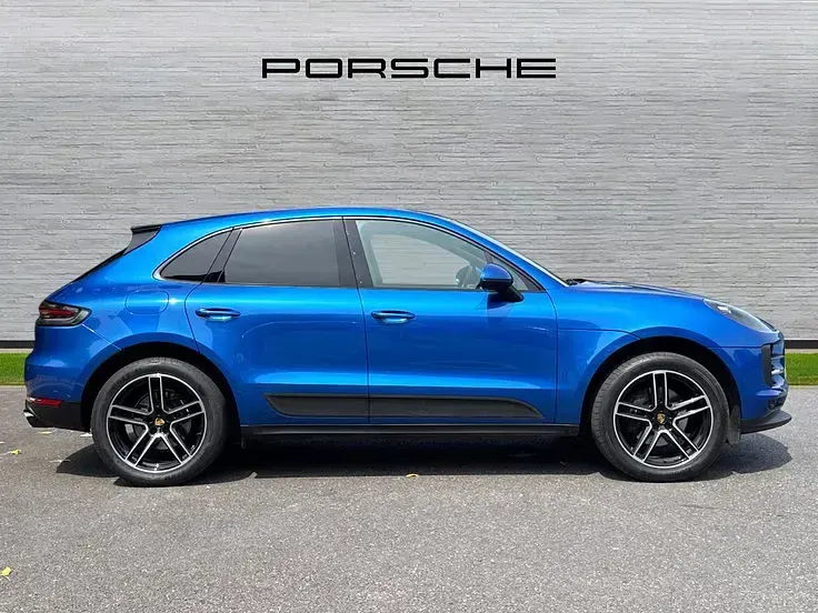 Used Porsche Macan 242 HP (177 kW) 2020 Sapphire blue SUV