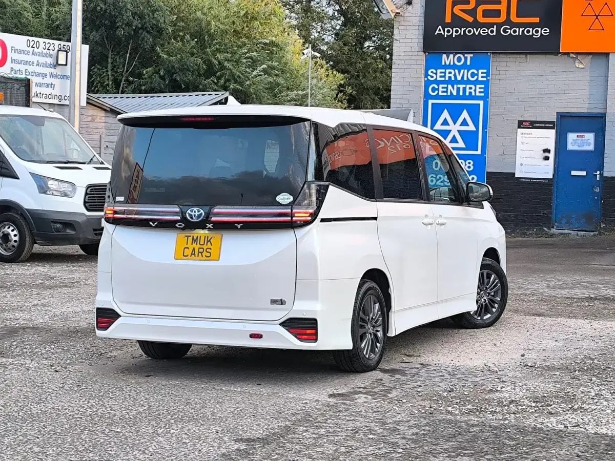 Used Toyota Voxy 2025 White MPV