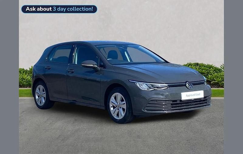 Used VW Golf VIII Life 110 HP (80 kW) 2023 White Hatchback