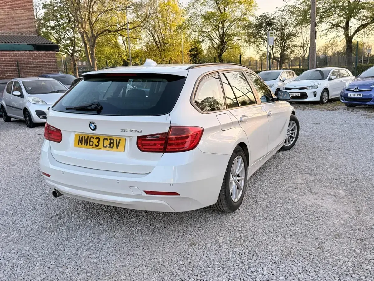 Used BMW 320 Efficient Dynamics 2013 White Estate