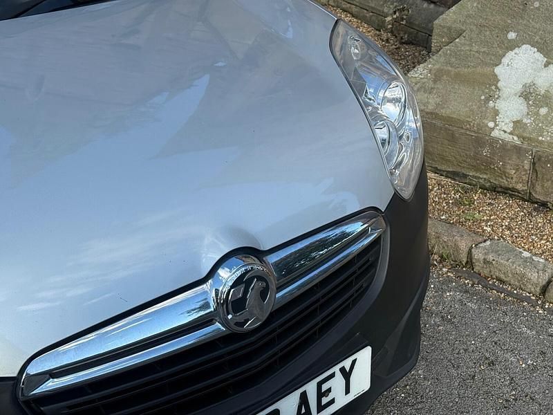 Used Vauxhall Combo 2018 Silver MPV