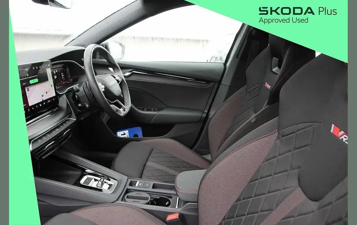 Używany Skoda Octavia vRS 265 KM (194 kW) 2025 Szary Kombi