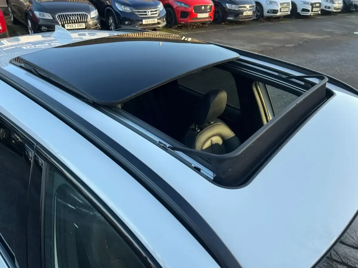 Begagnad BMW 218 M Sport 2017 Vit Halvkombi