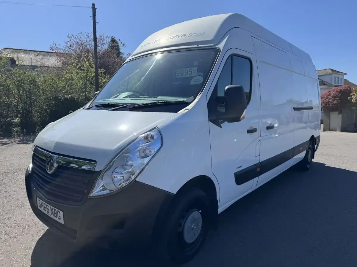 Second-hand Vauxhall Movano 2017 Alb Monovolum