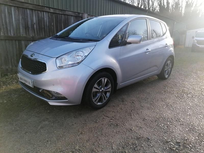 Used Kia Venga 123 HP (90 kW) 2015 Silver Hatchback