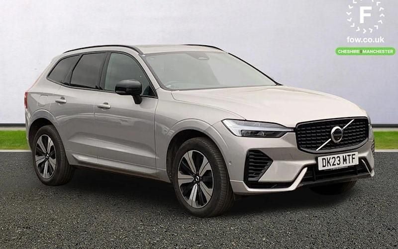 Usado Volvo XC60 Plus 349 HP (256 kW) 2023 Prateado SUV