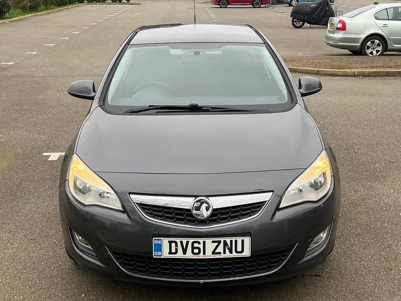 Used Vauxhall Astra Excite 2011 Grey Hatchback
