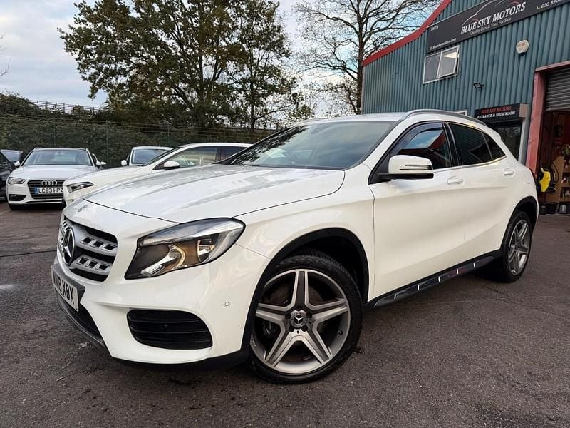 White Used 2018 Mercedes GLA220 Executive SUV | £12,980 (Fair price) - Image 1/4