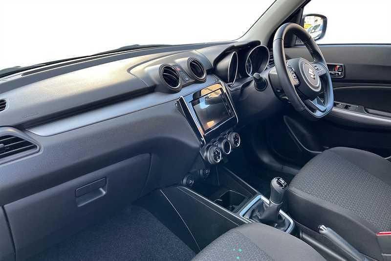 Used Suzuki Swift SZ5 83 HP (61 kW) 2023 Pure white Hatchback