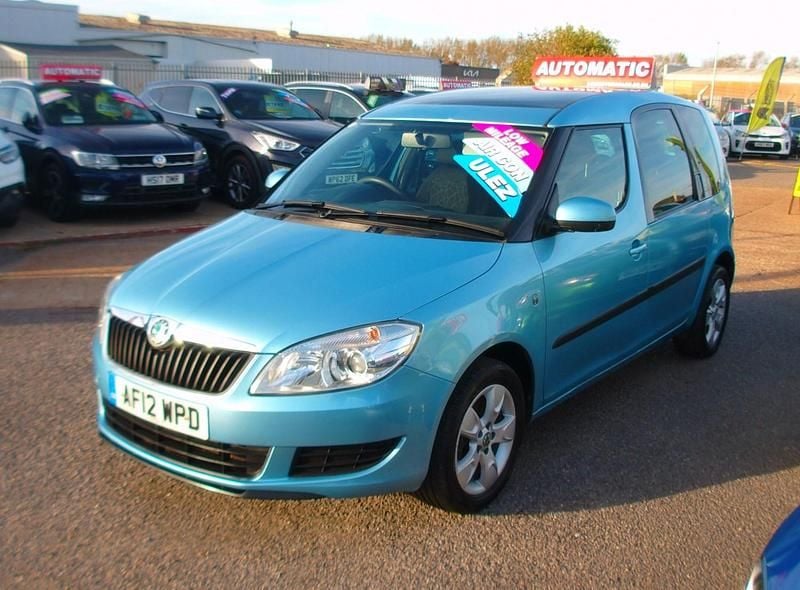 Usado Skoda Roomster SE 105 CV (77 kW) 2012 Azul Monovolumen