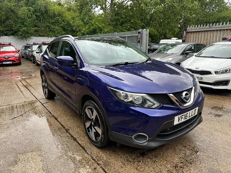 Blue Used 2016 Nissan Qashqai N-Connecta SUV | £5,495 (Fair price) - Image 1/4