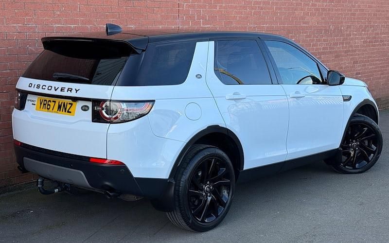 Used Land Rover Discovery Sport HSE 180 HP (132 kW) 2017 White SUV