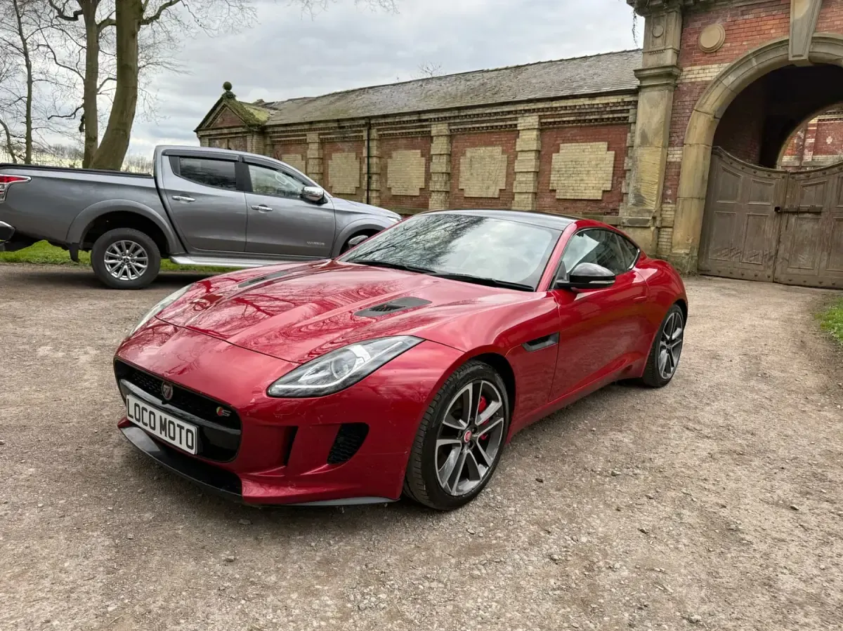 Used Jaguar F-Type Supercharged 380 HP (279 kW) 2016 Red Coupe