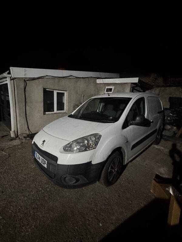 White Used 2014 Peugeot Partner MPV | £1,950 (Super price) - Image 1/2